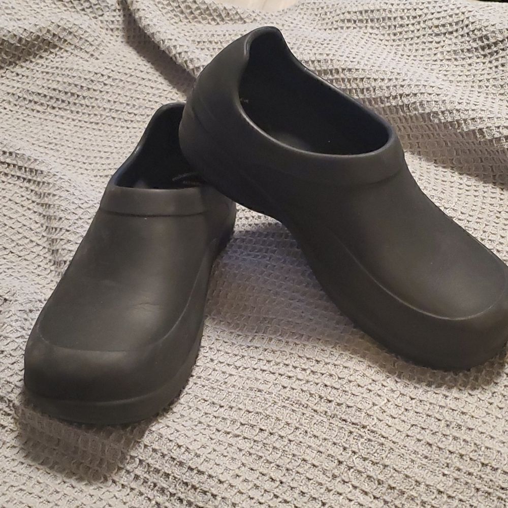 TredSafe Slip Resistant Shoes - Picture 4 of 5